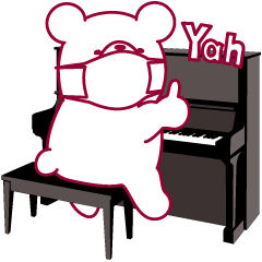 動くクマ。クマなのにマスク着用でピアノ。