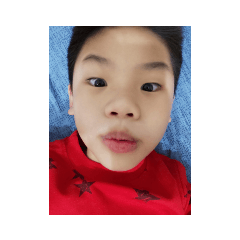 賴俊安的躺著臉