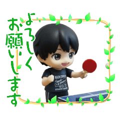 人形風のかわいい卓球少年