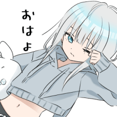 部屋着の女の子(銀髪)