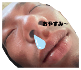 527859900