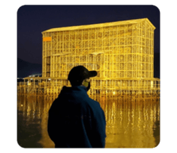 536601048