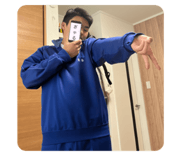 555476055