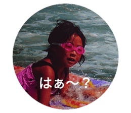556529411