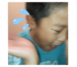 556829199