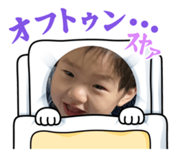 562776395