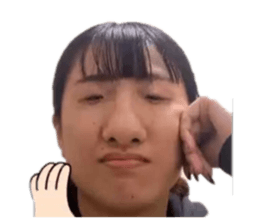 563090928