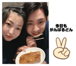 568716424