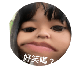 599090880
