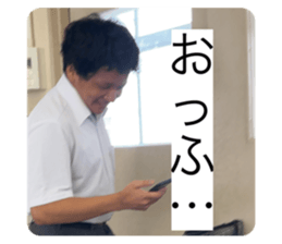 601525437
