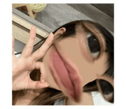 601806111