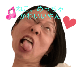 603046208