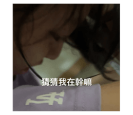 605440437