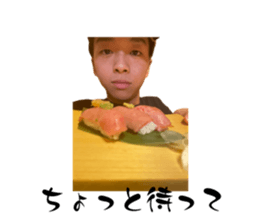 611947807