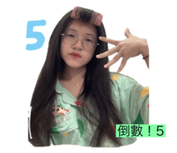 625977773