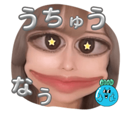 672523884