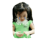 677443999