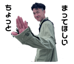677813776