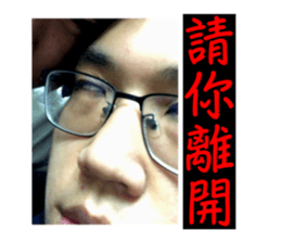 761830128