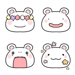 Can use everyday! Simple cute bear emoji