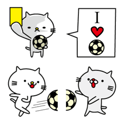 サッカーする猫