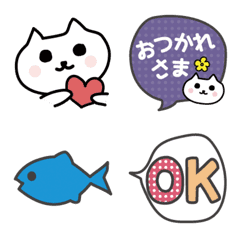 Awwww! Emoji version of a cute cat.