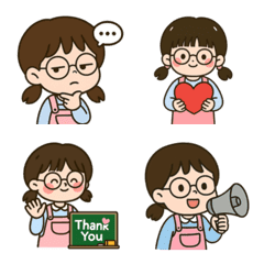 เด็กหญิงจอมแก่นแก้ว